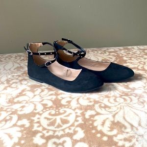 Youth size 4 Children’s Place Dress shoes